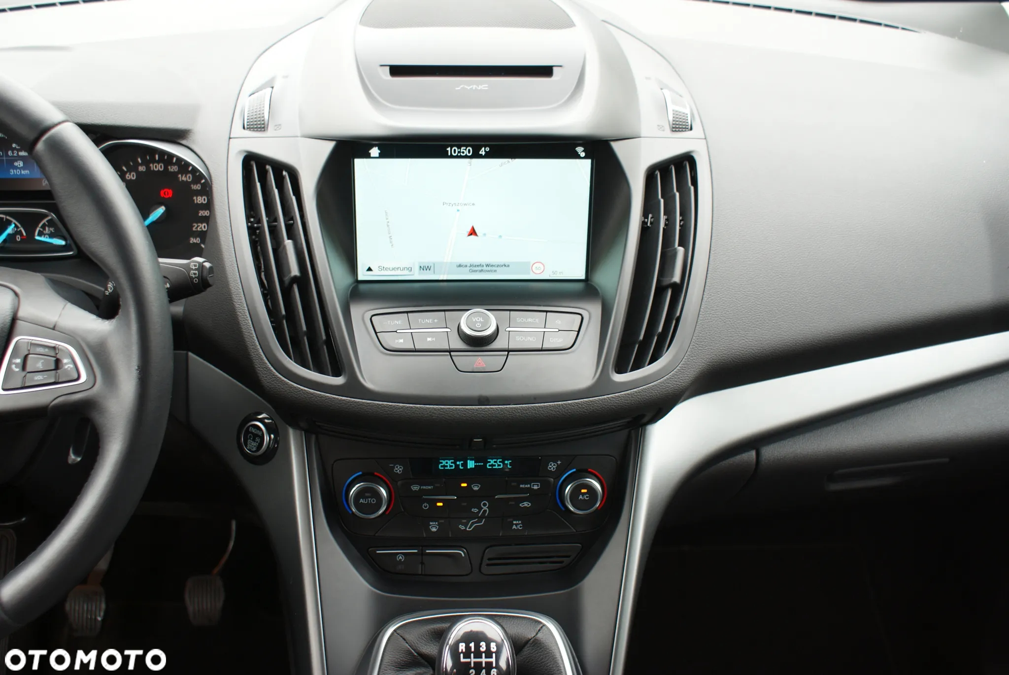 Ford Kuga - 8