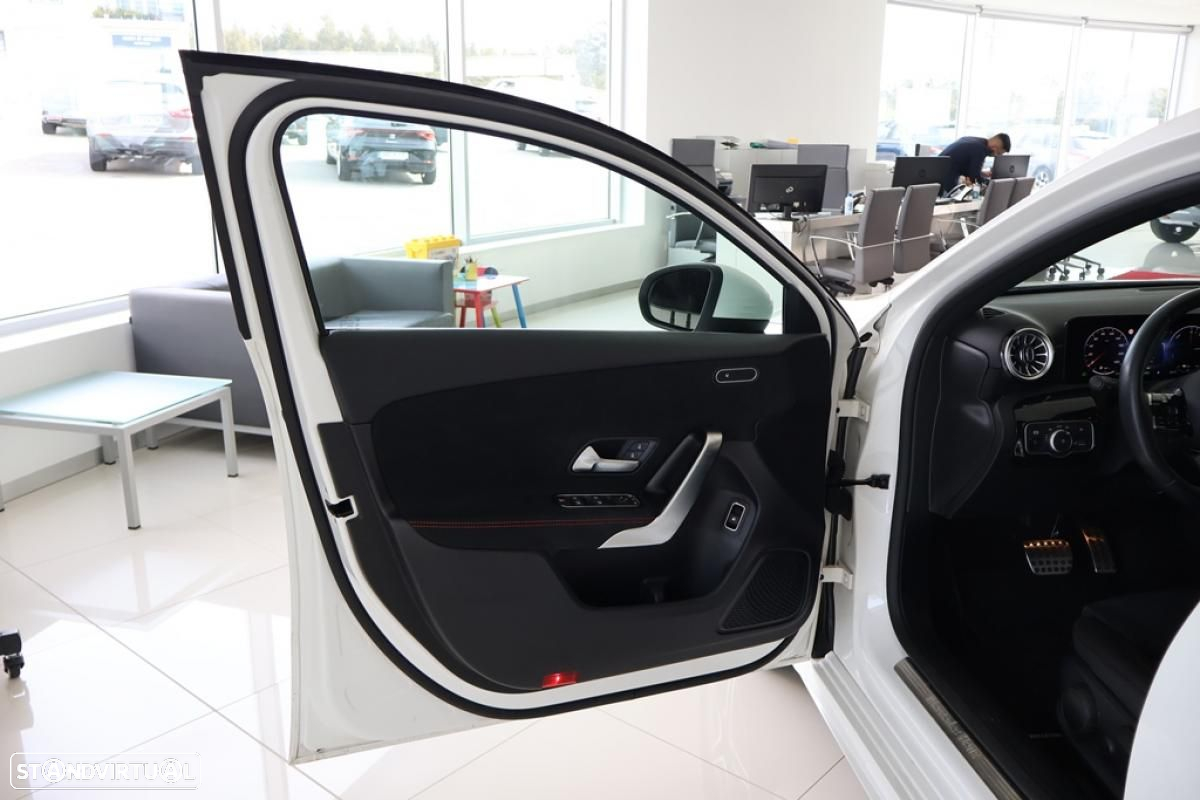 Mercedes-Benz A 250 Limousine e - 12
