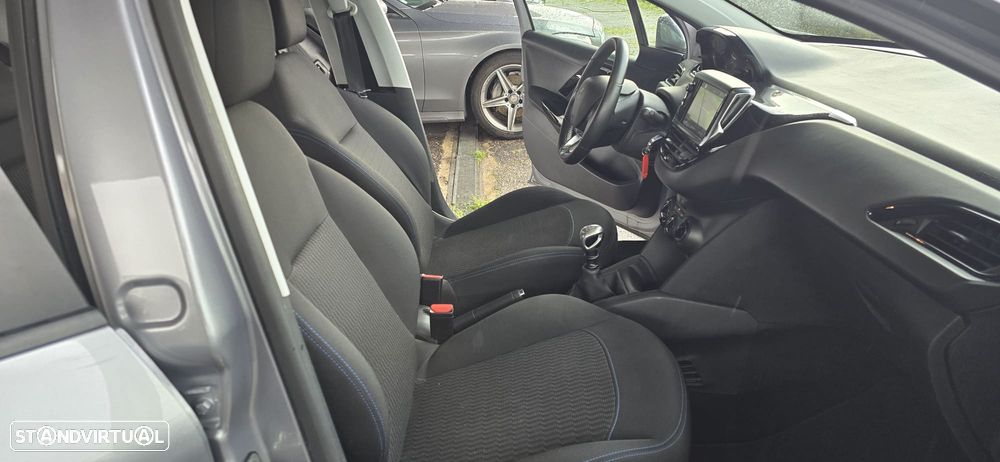 Peugeot 208 1.5 BlueHDi Signature - 22