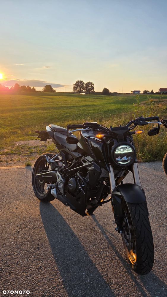 Honda CB - 1