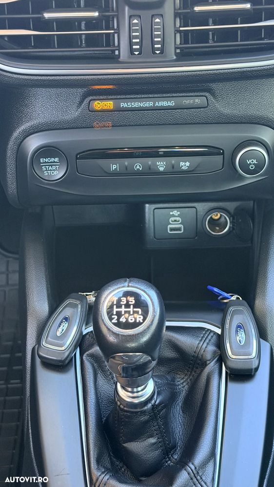 Ford Focus 1.0 EcoBoost Titanium - 23