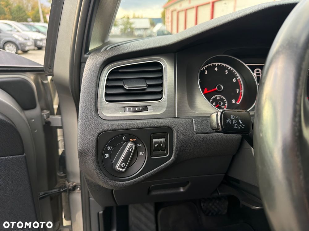 Volkswagen Golf - 14
