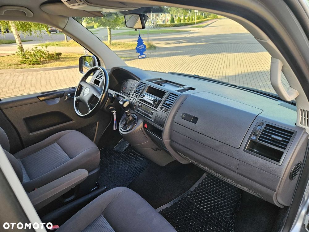 Volkswagen Caravelle - 17