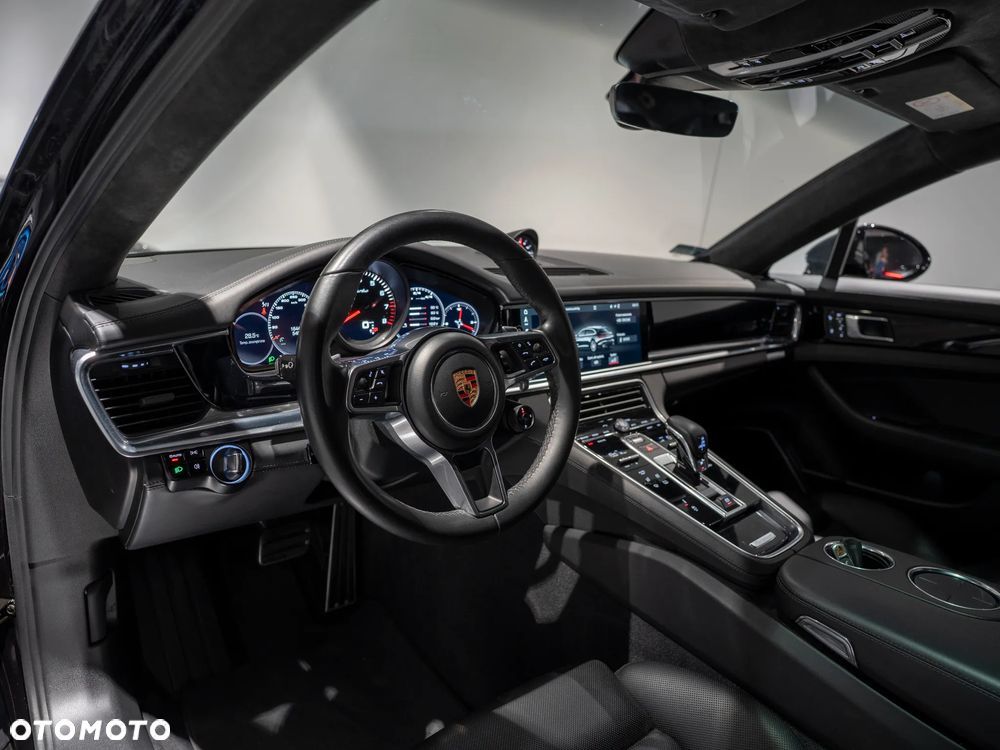 Porsche Panamera Turbo - 17