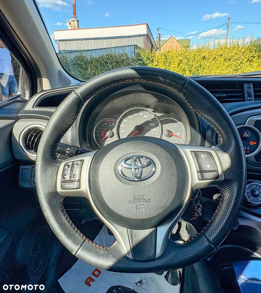 Toyota Yaris - 12