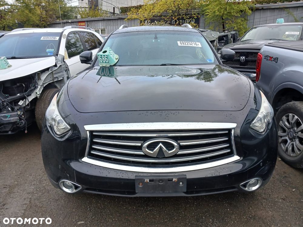 Infiniti QX70 - 1