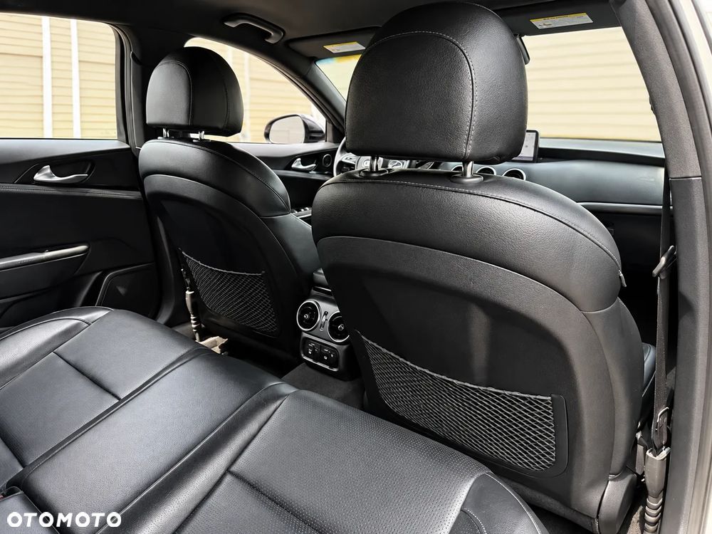 Kia Stinger - 15