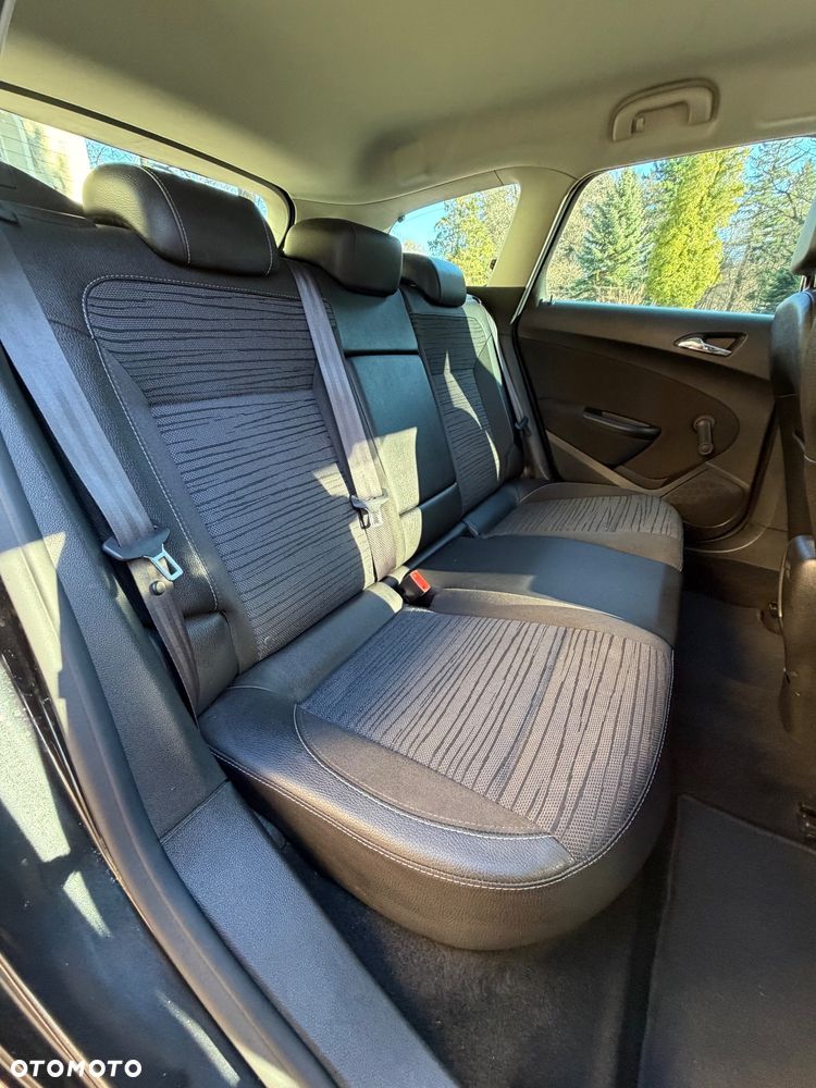 Opel Astra 1.4 Turbo Sport - 27