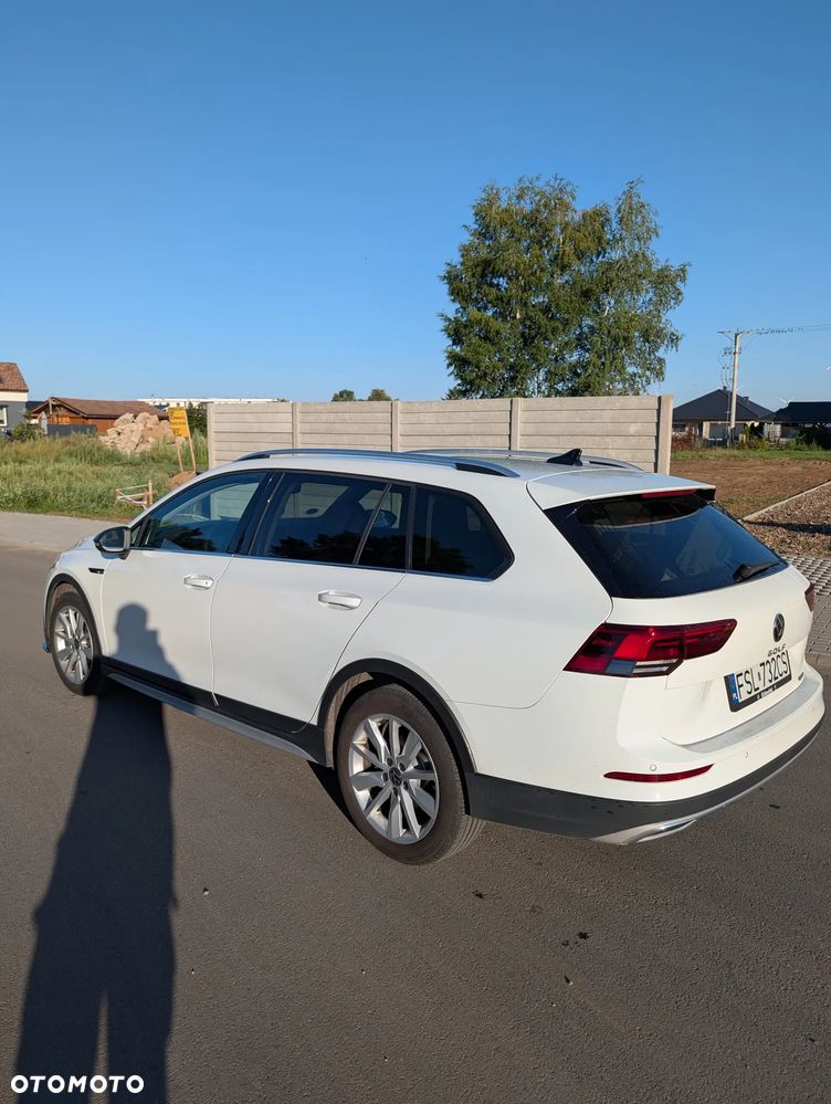 Volkswagen Golf - 6