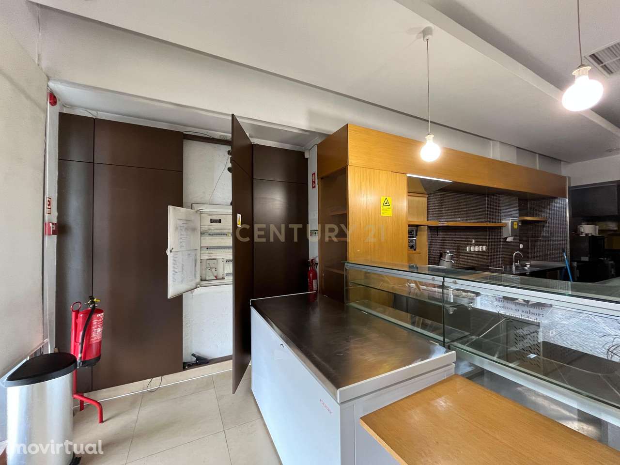 Loja à Venda na Av. Infante Santo - Grande imagem: 2/12