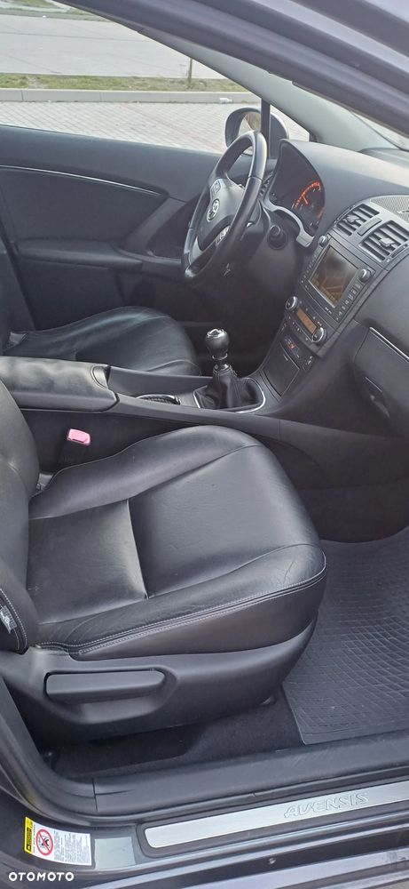Toyota Avensis 2.2 D-4D Premium - 8