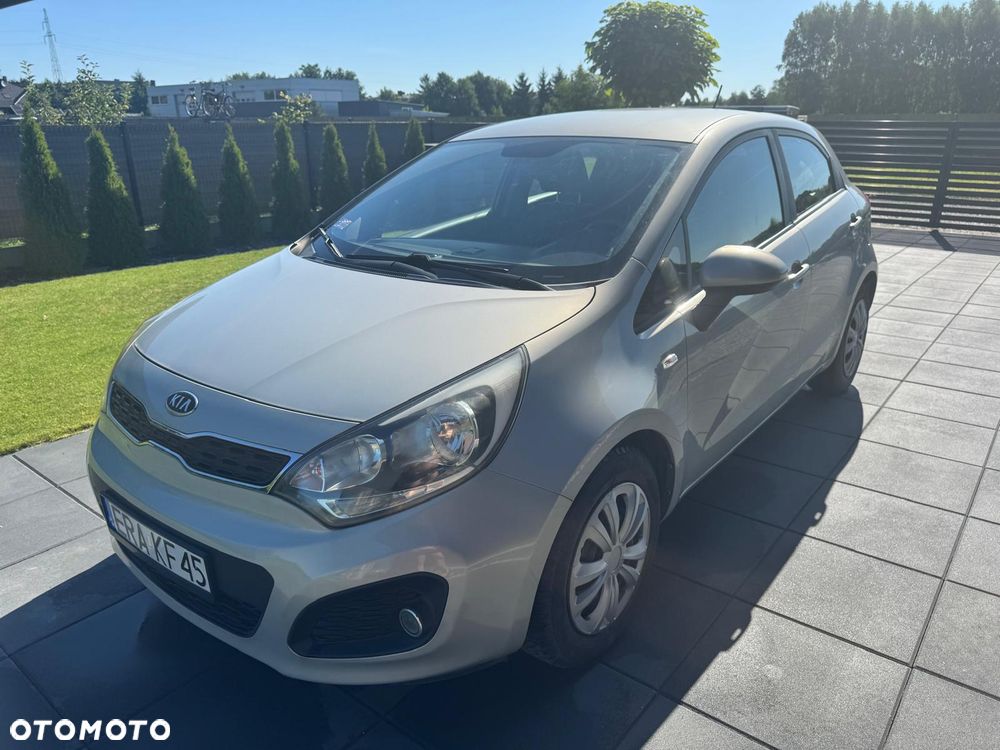 Kia Rio - 8