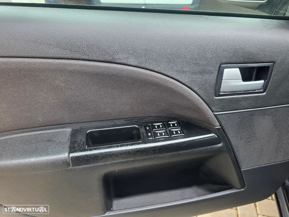 Ford Mondeo 1.8 Trend - 21