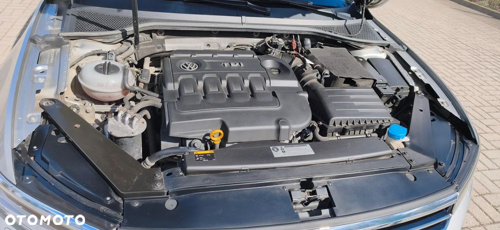 Volkswagen Passat 2.0 TDI SCR Comfortline - 13
