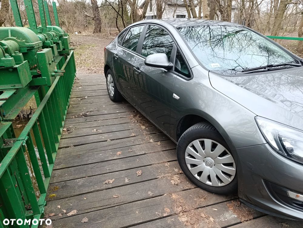 Opel Astra 1.4 T Business EU6 - 8