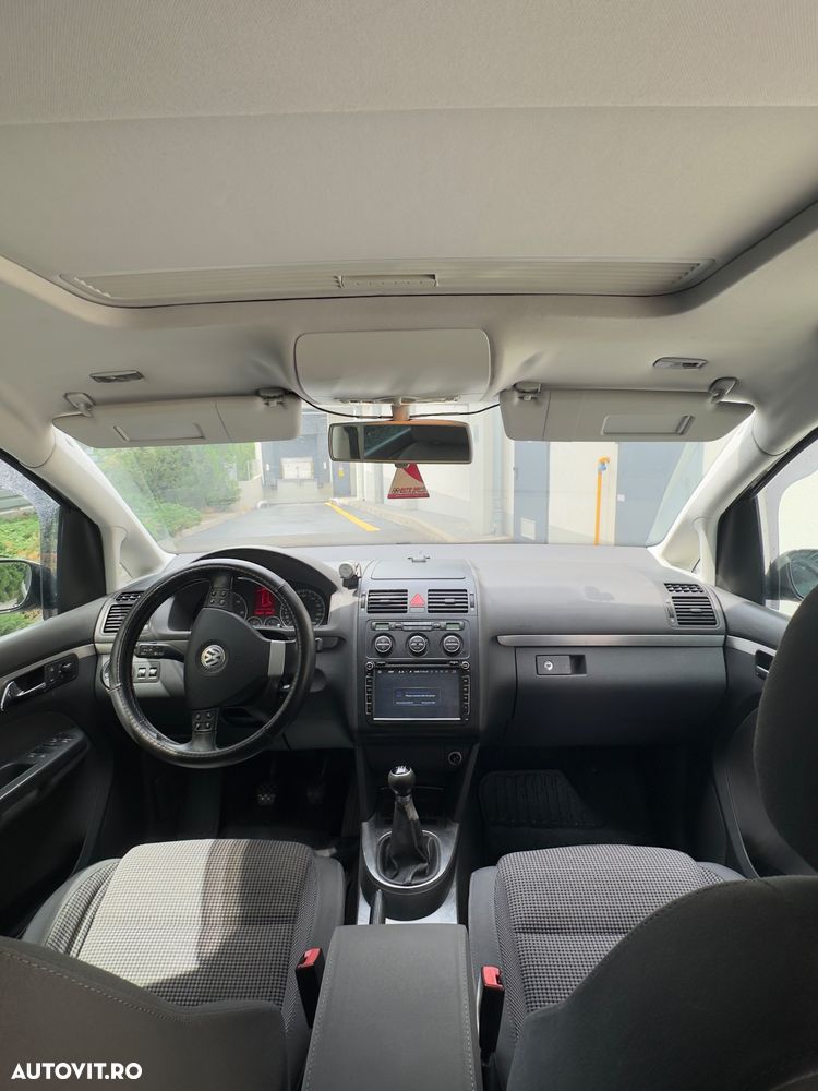 Volkswagen Touran 2.0 TDI Highline - 7
