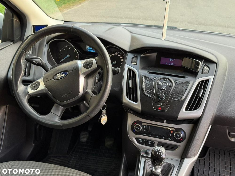 Ford Focus - 8