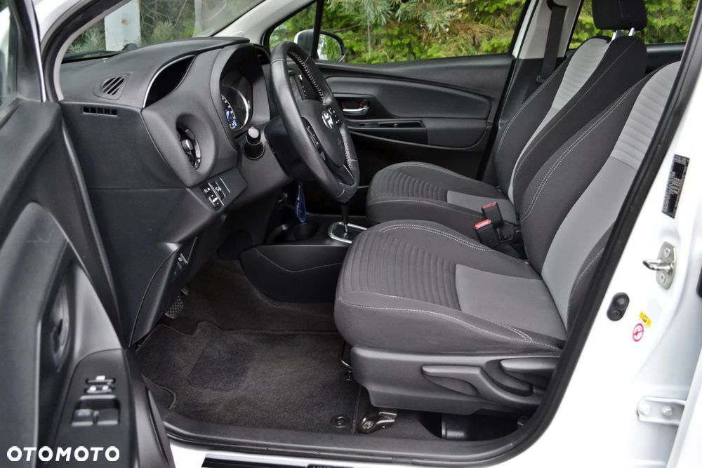 Toyota Yaris - 17