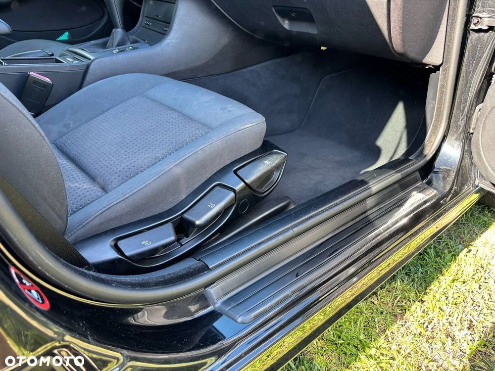 BMW Seria 3 318i - 25
