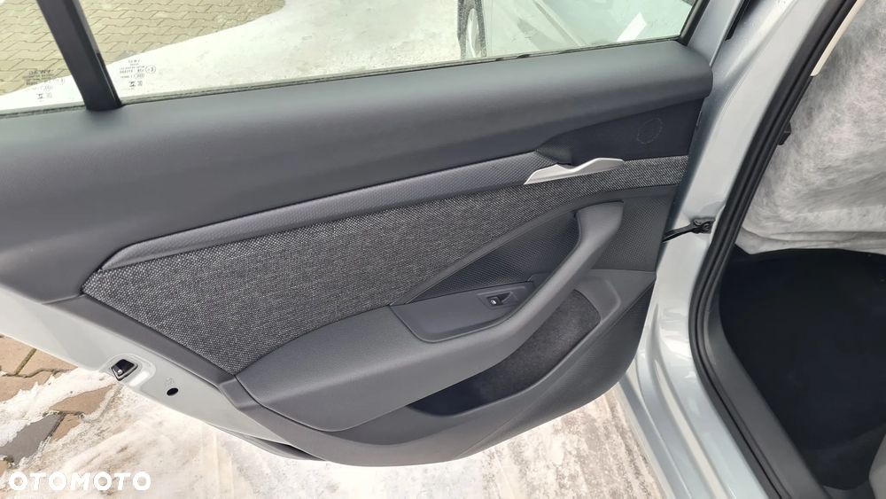 Skoda Superb 2.0 TDI SCR Essence DSG - 8