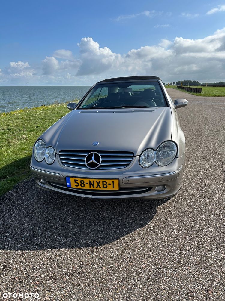 Mercedes-Benz CLK - 8