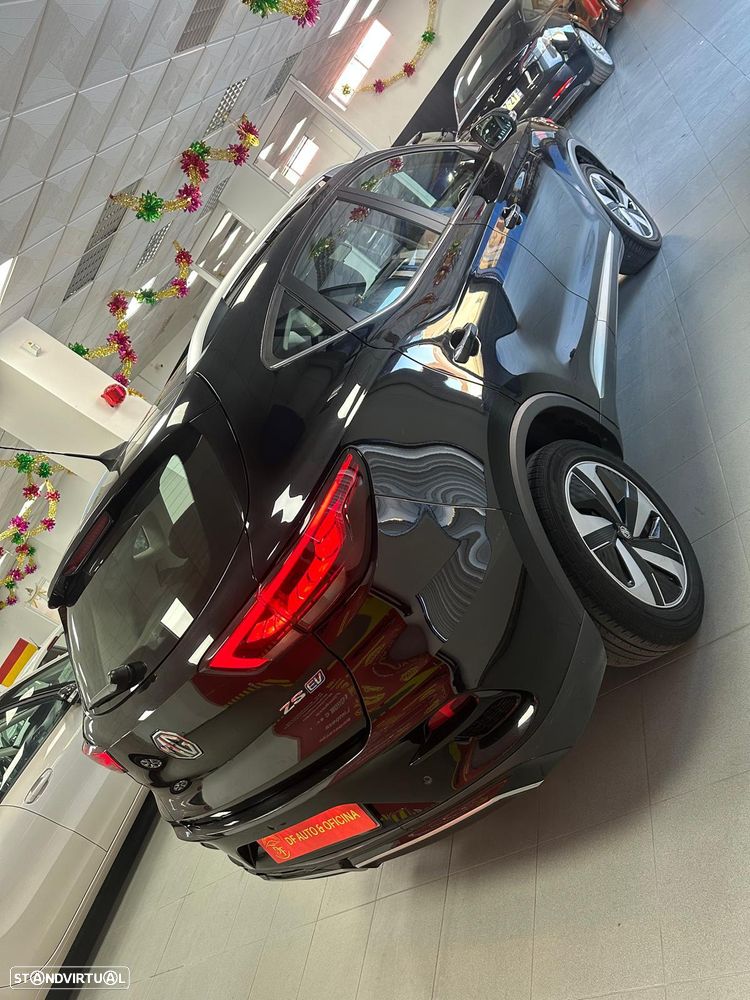 MG ZS EV 72.6 kWh Luxury - 18