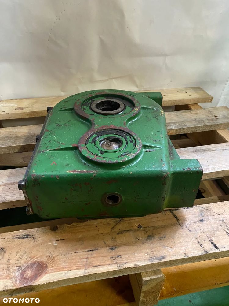 Przekładnia rozrzutnika obornika - 3