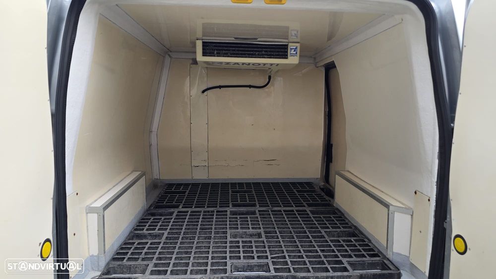 Ford Transit Connect - 13