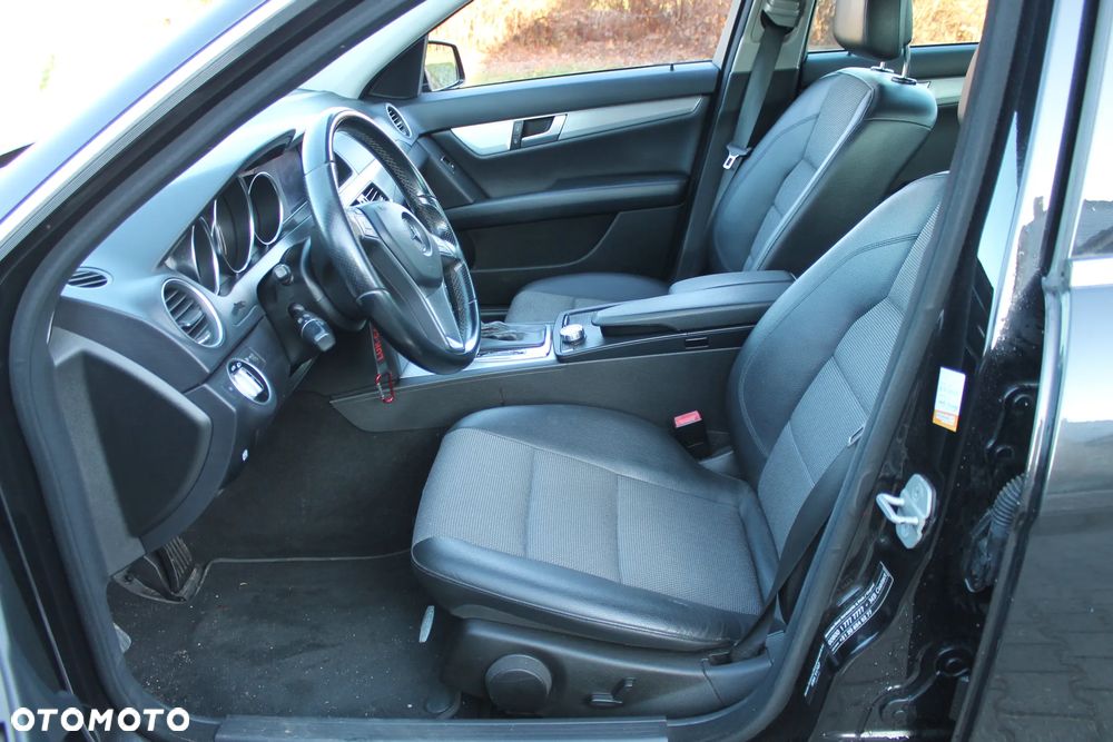 Mercedes-Benz Klasa C 180 CDI DPF (BlueEFFICIENCY) 7G-TRONIC Avantgarde - 18