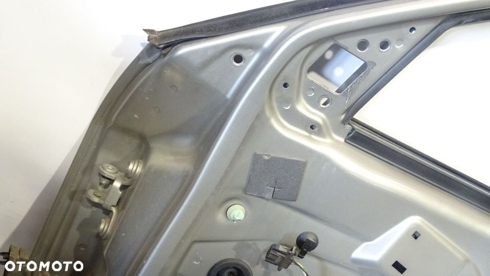 DRZWI PRAWY PRZÓD SKODA FABIA II 1.2 KOL: 9202 - 10