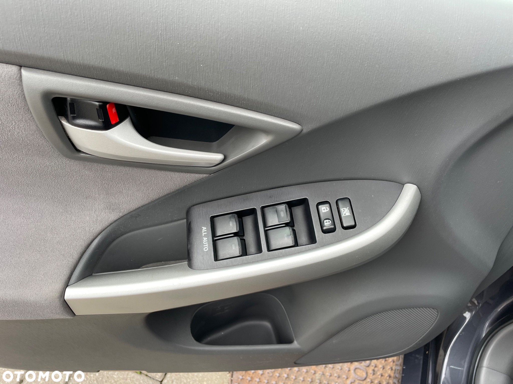 Toyota Prius (Hybrid) Comfort - 20