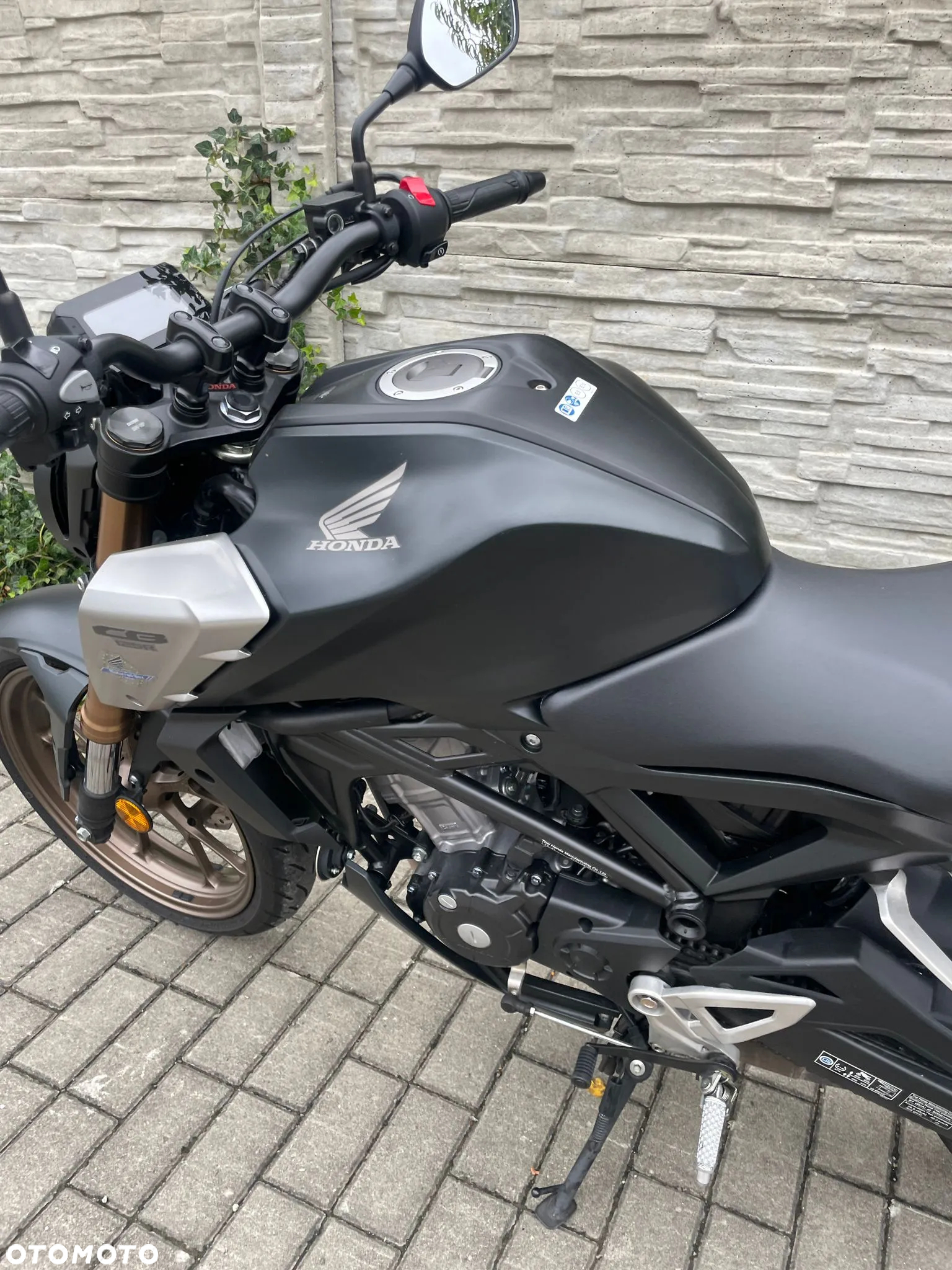 Honda CB - 9