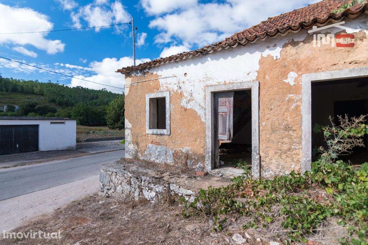 MORADIA T2 PARA RECUPERAR COM AREA TOTAL DE 1.200 M2 EM CASAL DURO ... - Grande imagem: 3/11