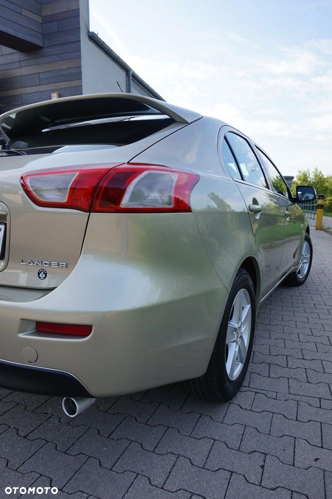 Mitsubishi Lancer - 16
