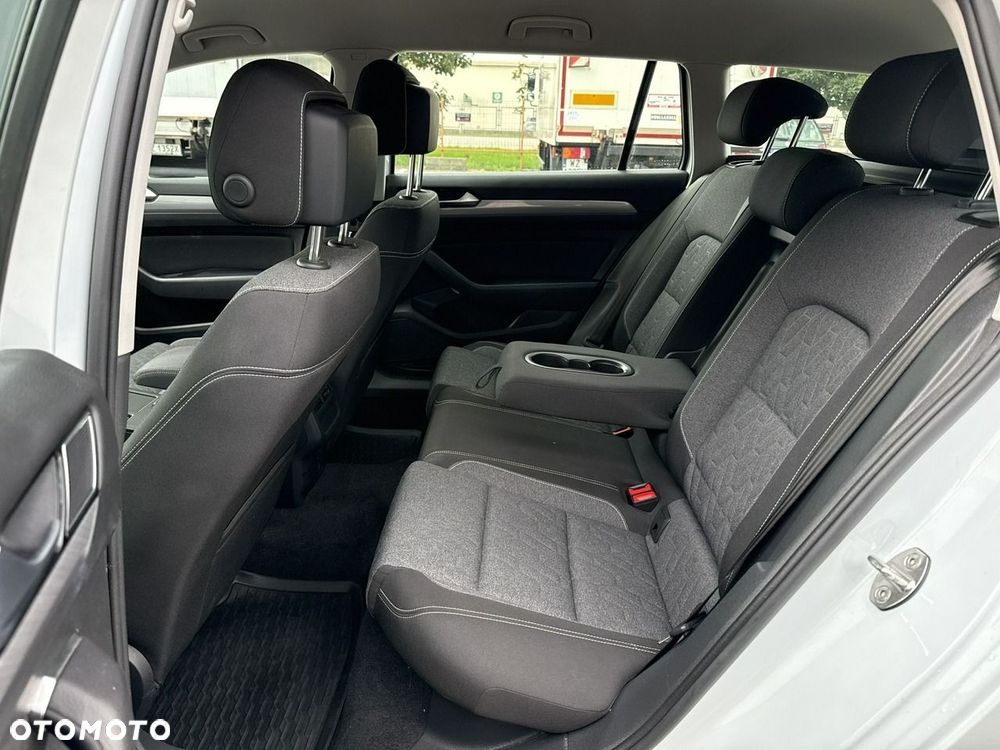 Volkswagen Passat 2.0 TDI SCR DSG Business - 15