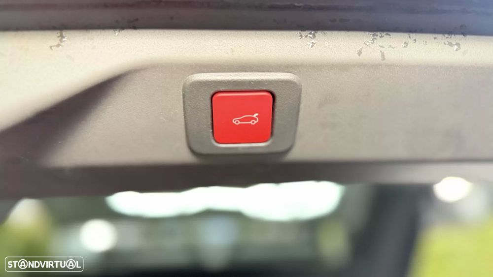 Peugeot E-3008 73 kWh GT - 11