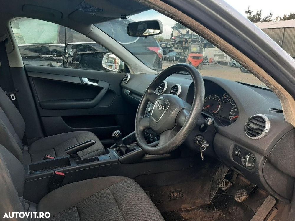 Rulou polita portbagaj Audi A3 8P 2008 HATCHBACK 1.9 TDI - 8