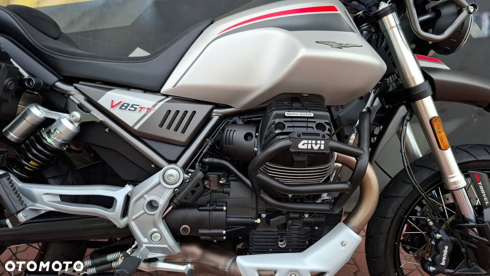 Moto Guzzi V85 - 11