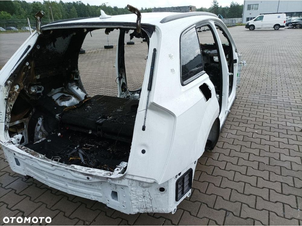 AUDI Q7 4M BŁOTNIK TYŁ PRAWY  LC9A - 3