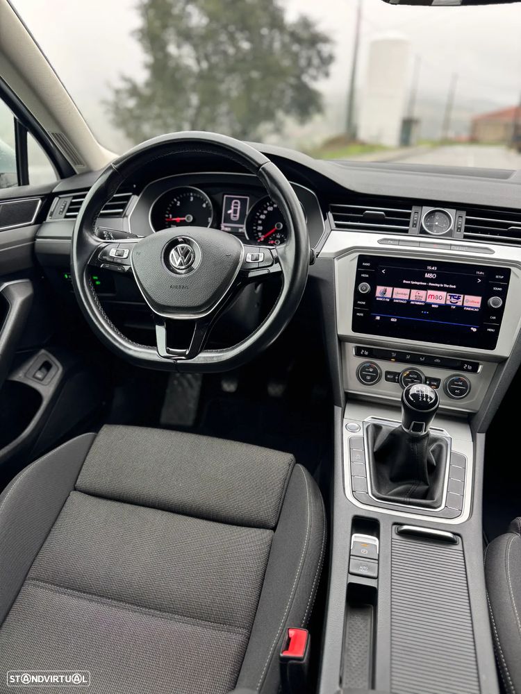 VW Passat 2.0 TDI Highline - 14