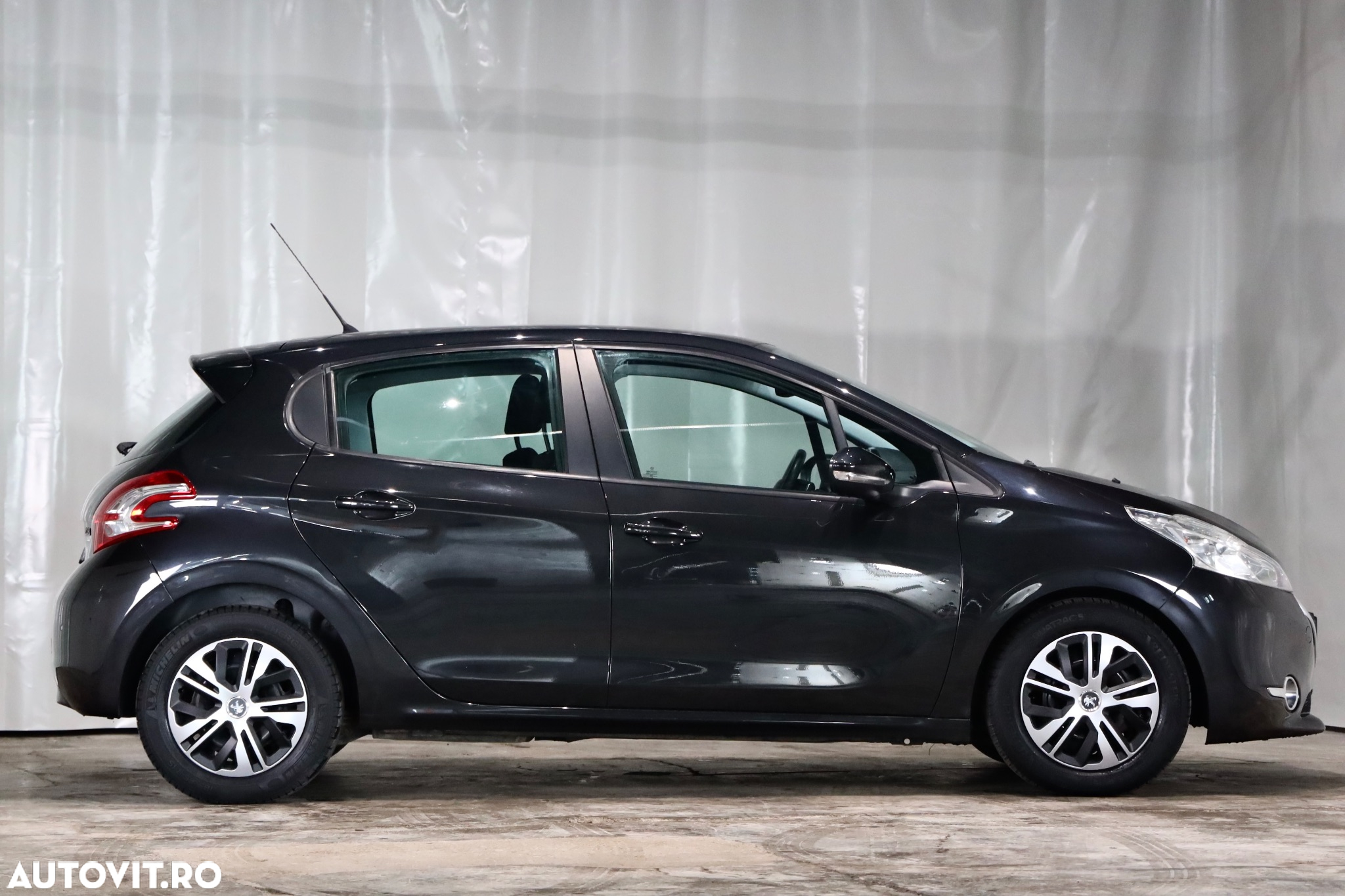 Peugeot 208 1.4 HDi FAP STT Active - 35