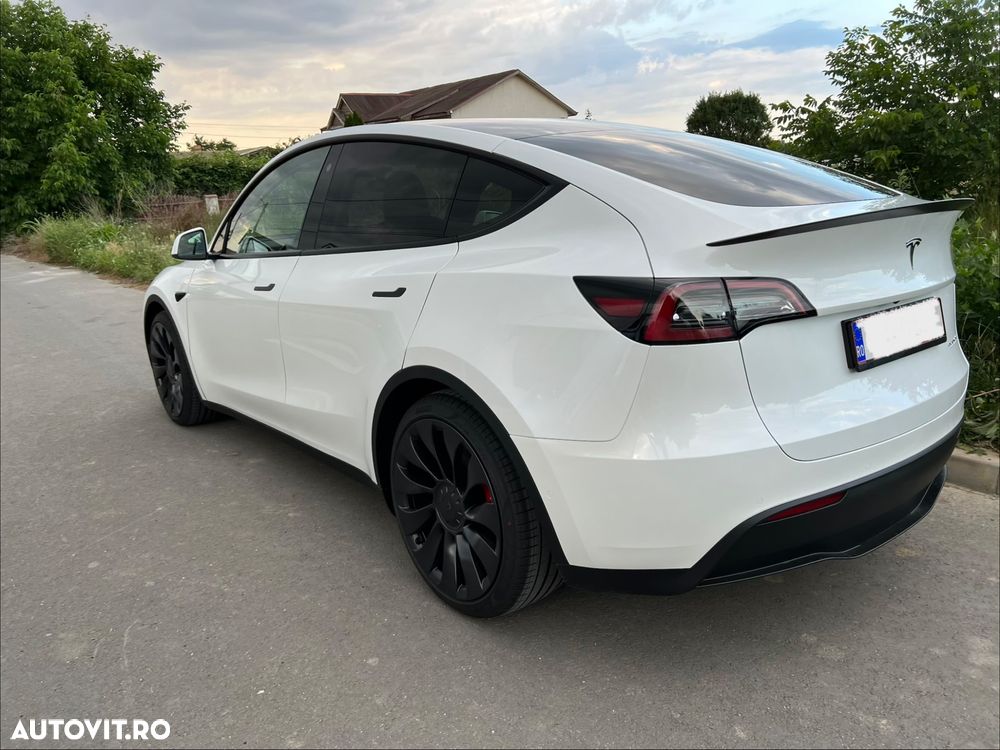 Tesla Model Y AWD Performance - 6