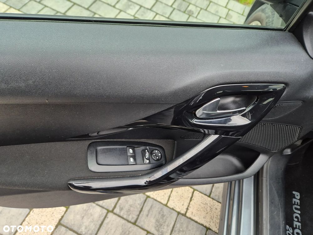 Peugeot 208 1.2 PureTech Active - 22