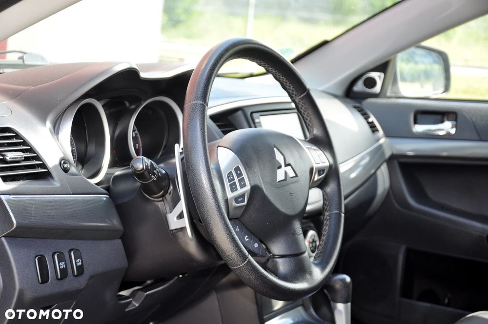 Mitsubishi Lancer 1.8 CVT Intense - 26