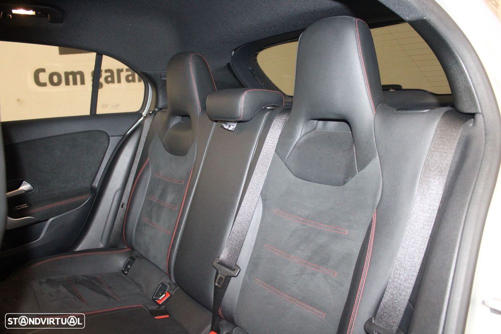 Mercedes-Benz A 250 e AMG Line - 48