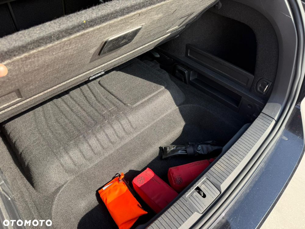 Volkswagen Passat - 11