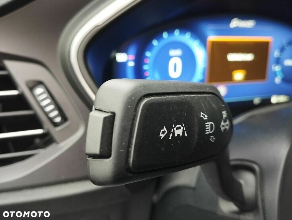 Ford Focus 1.0 EcoBoost mHEV Titanium X - 29