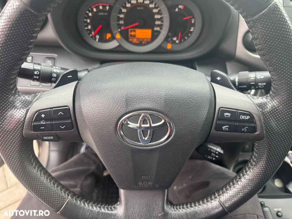 Toyota RAV4 2.2 D-4D 4x4 Automatik Travel - 12