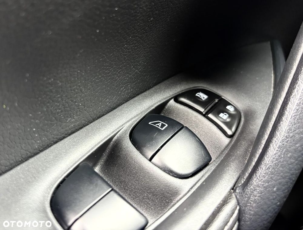 Nissan Qashqai - 22