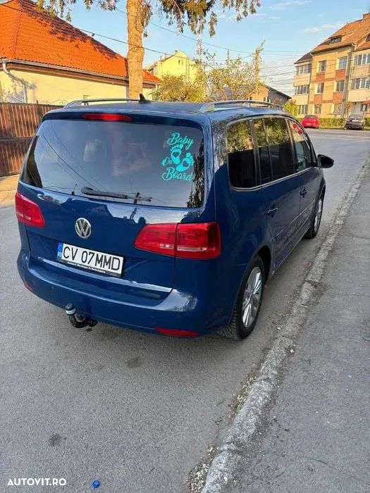 Volkswagen Touran - 1